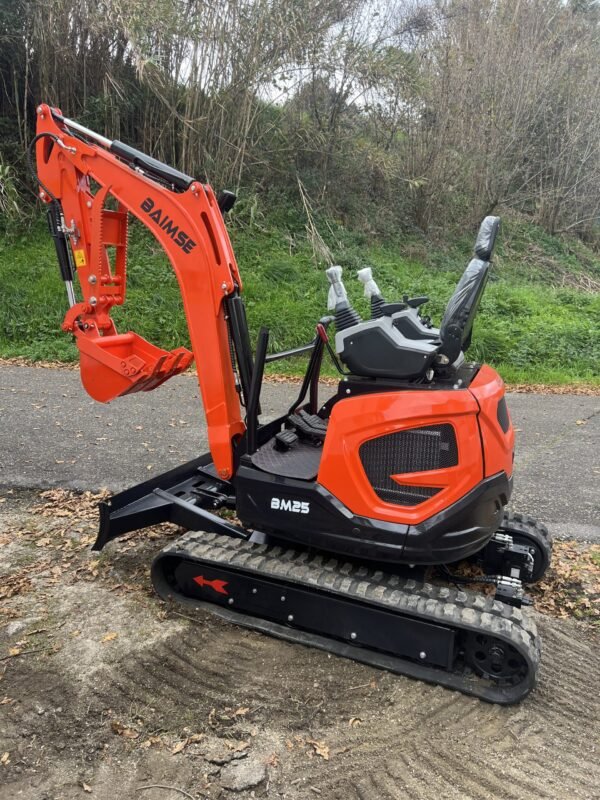 Mini-pelle rotative BAIMSE – 2,5 t – Moteur Kubota D1105