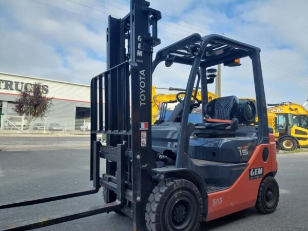 Chariot Élévateur Industriel TOYOTA 02-8FGF15 – 1,5 Tonne