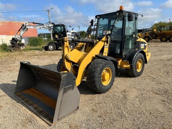 Chargeuse sur Pneus CATERPILLAR 906H – 2011