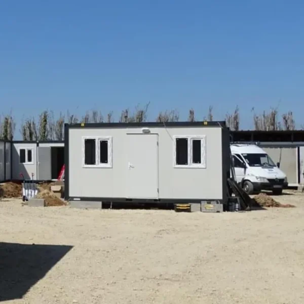 Bungalow de chantier 5x2.4m